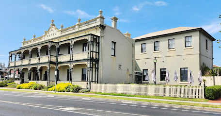 The Royal Hotel Mornington & Walter’s Dining Hall