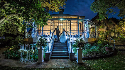 Overnewton Castle, Melbourne