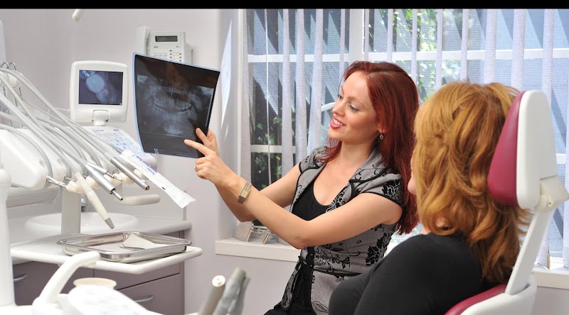 Dr Helen's Dental & Implant Studio, Melbourne