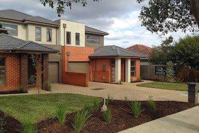 Custom Edge Homes