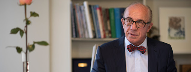 Dr Bryan Mendelson