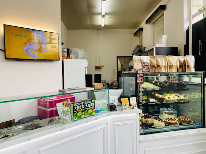 Her Little Patisserie